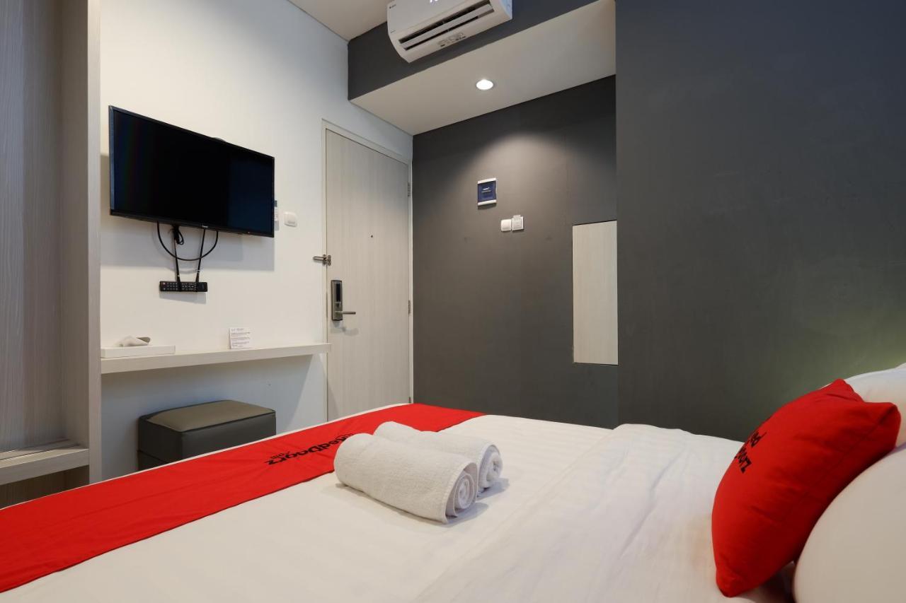 Reddoorz Plus Near Ciputra Mall Simpang Lima Semarang Exterior foto