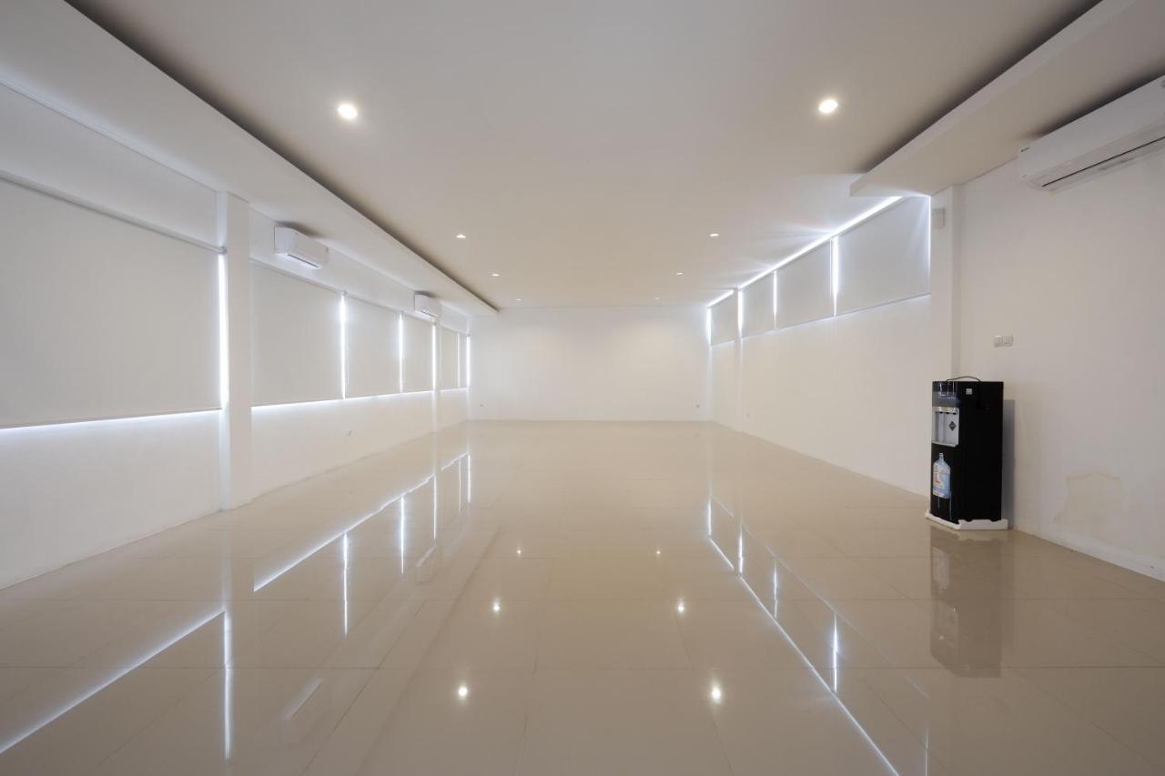 Reddoorz Plus Near Ciputra Mall Simpang Lima Semarang Exterior foto